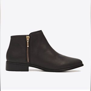 Nisolo Lana Waterproof Ankle Booties in Black Leather